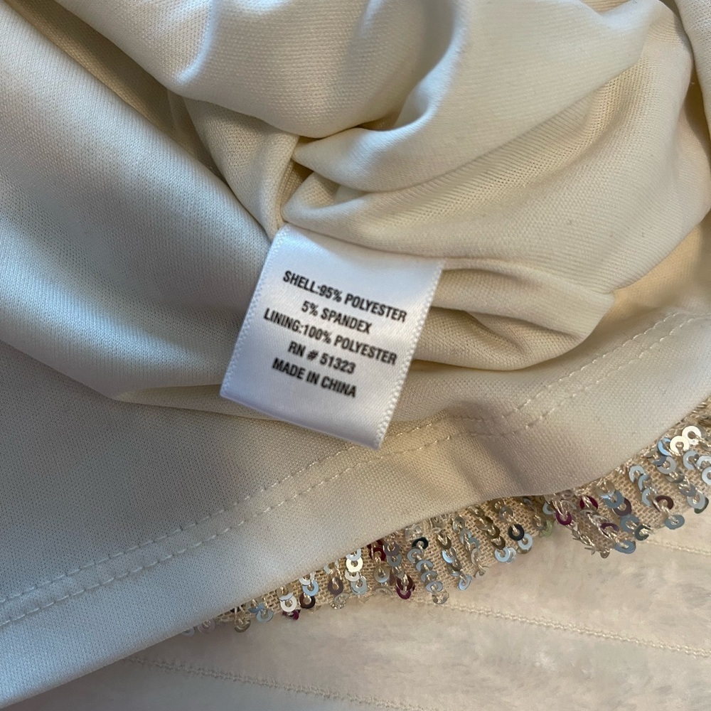 NWOT! CeCe Sequined Cold Shoulder Blouse white silver champagne size large - Picture 6 of 7